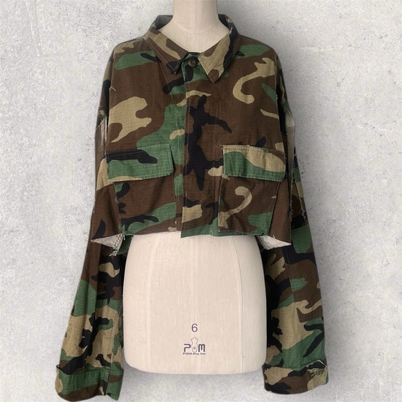Reworked Vintage Camo Cropped Army Jacket - Picture 4 of 15